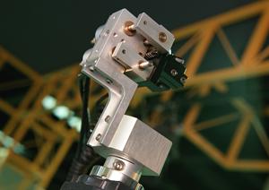 テレビ看板で訴求力と効率化を実現