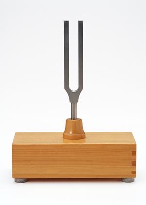 メタリック調の質感を与える蒸着箔